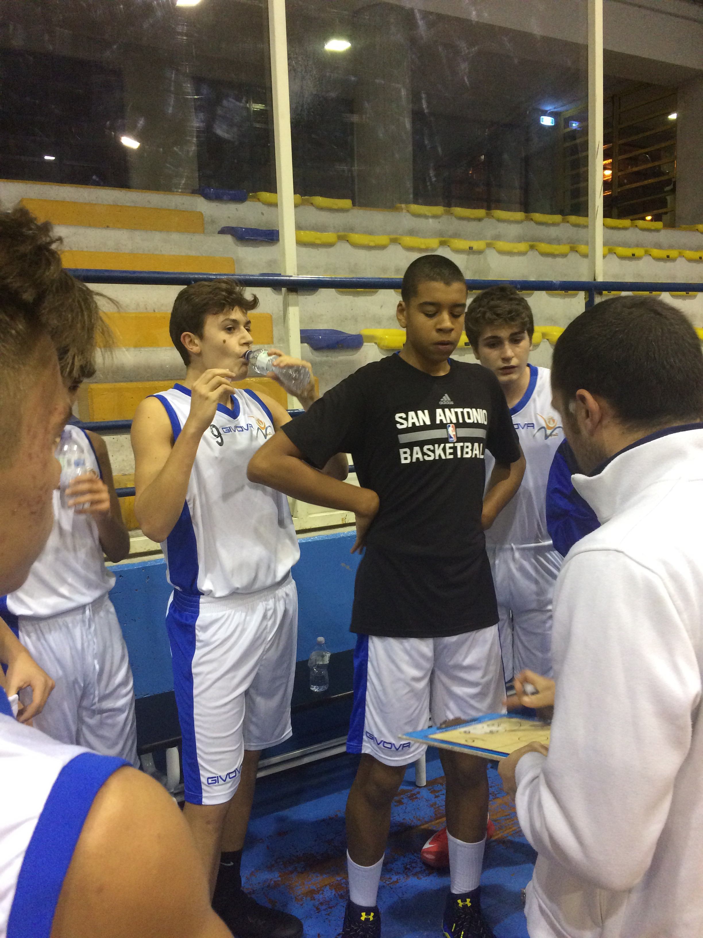 Under 15 Eccellenza: Vivi Basket lotta alla pari con Salerno 